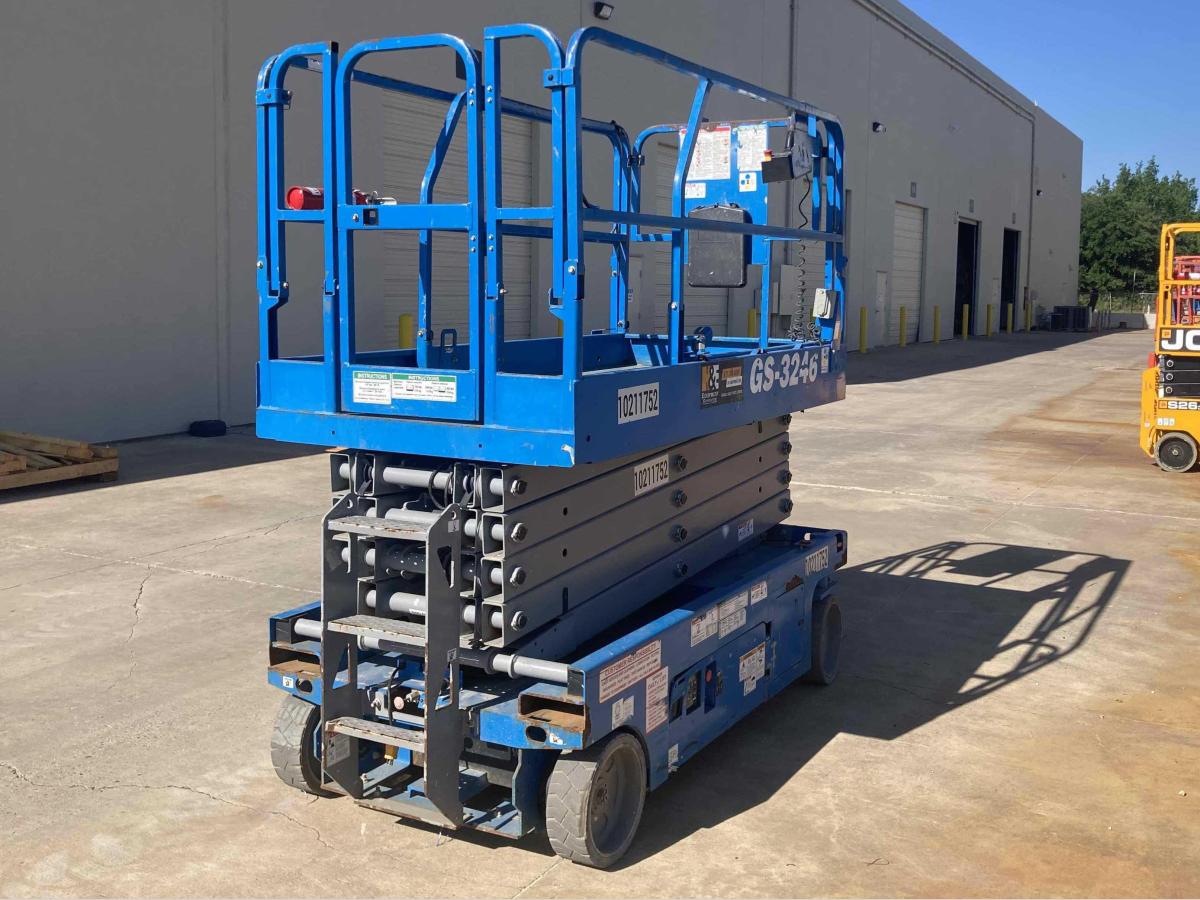 2017 Genie GS-3246-3