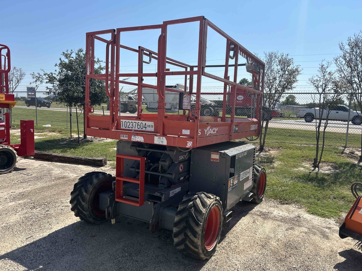 2018 Skyjack SJ-6826RT