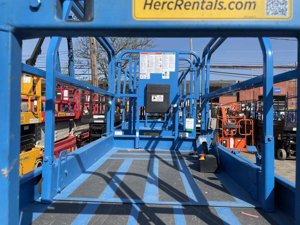 2016 Genie GS-3246