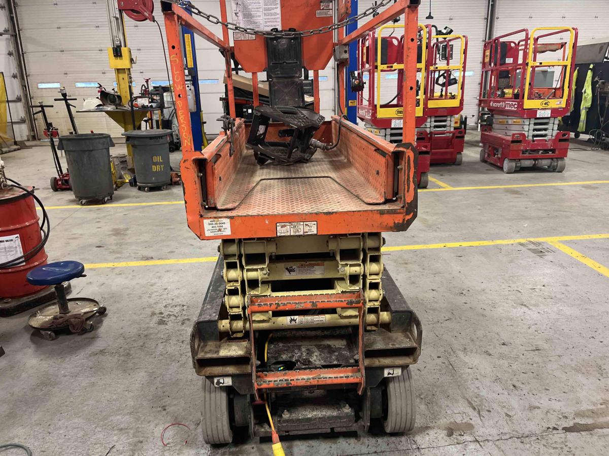 2018 JLG 1932R