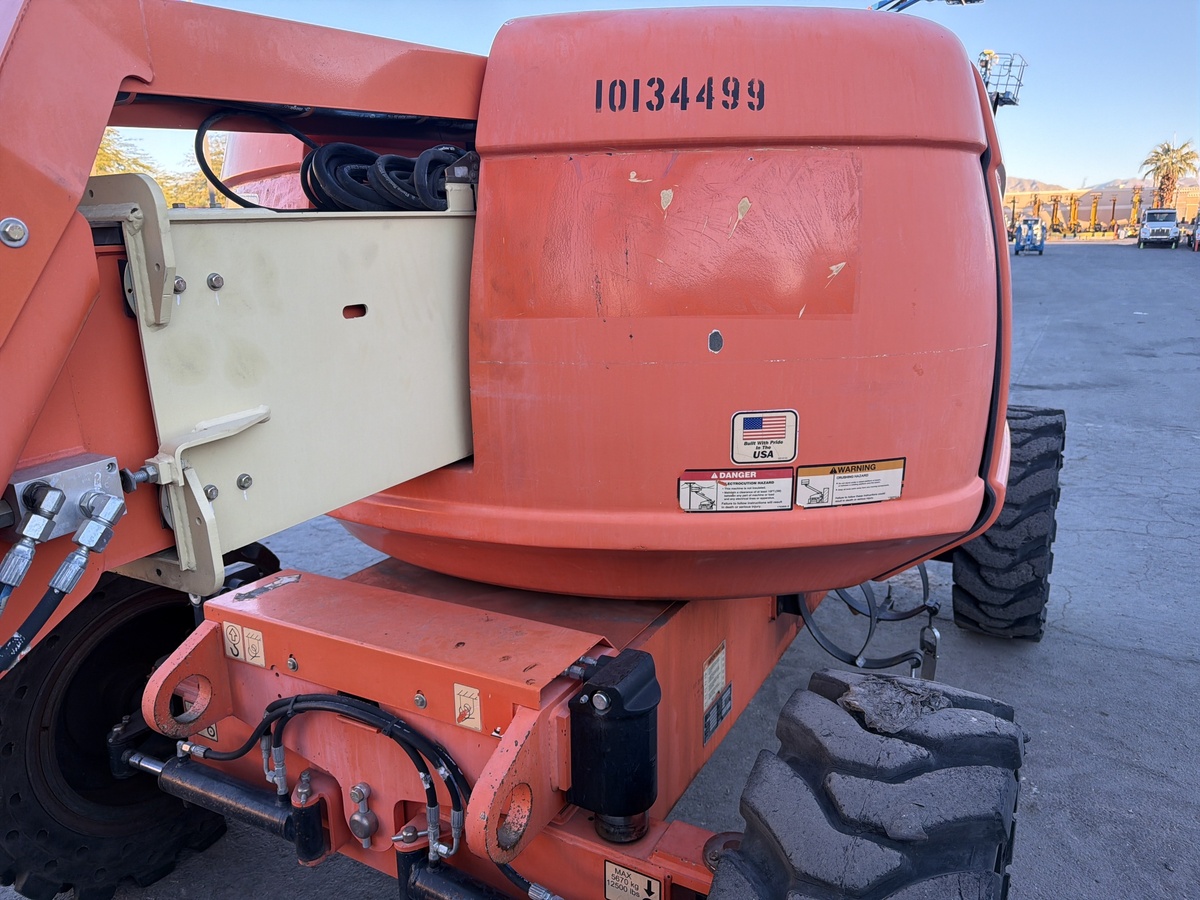 2014 JLG 600AJ-4
