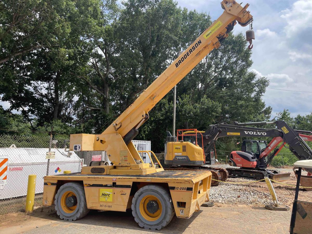 2010 Broderson IC2003G-1