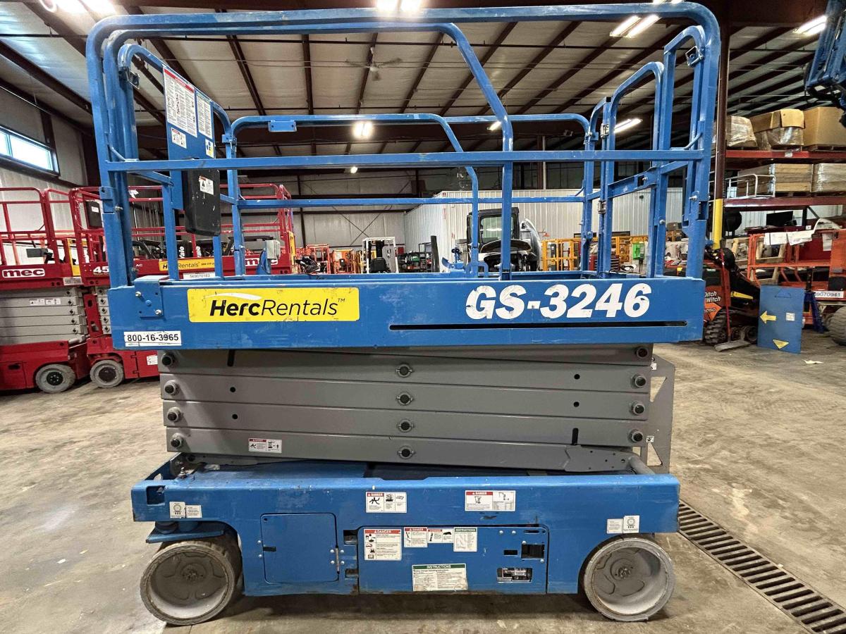 2017 Genie GS-3246