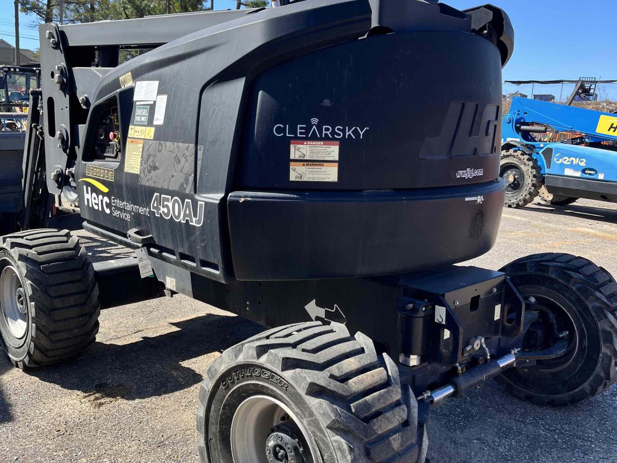 2018 JLG 450AJ