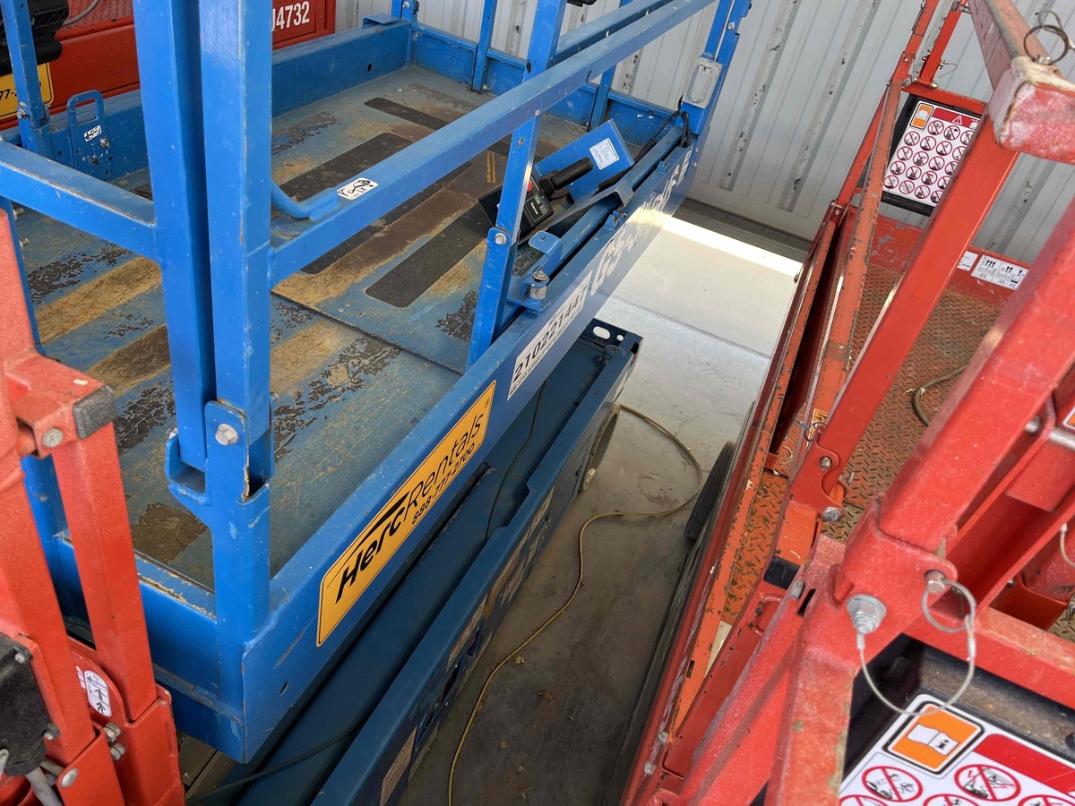 2017 Genie GS-3246-3