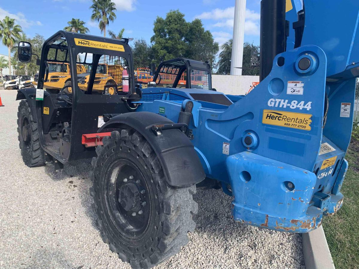 2018 Genie GTH 844