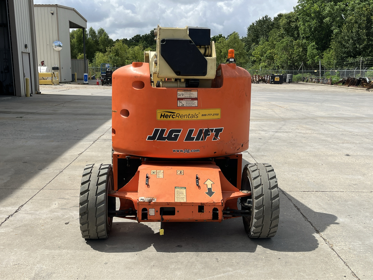 2017 JLG E450AJ-18