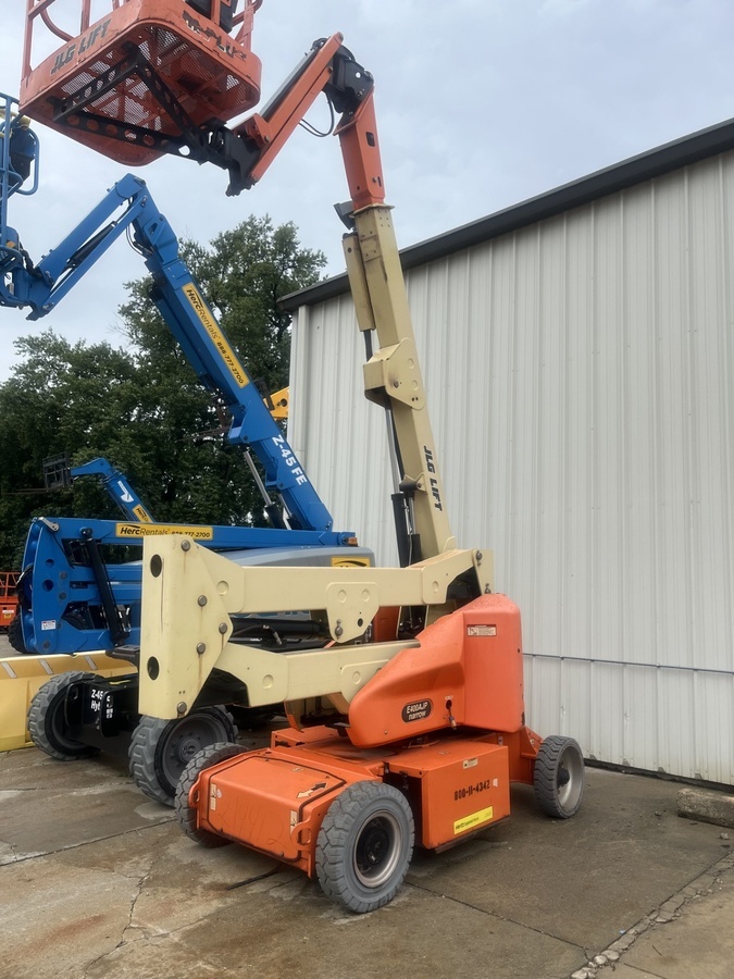 2016 JLG E400AJPN-4
