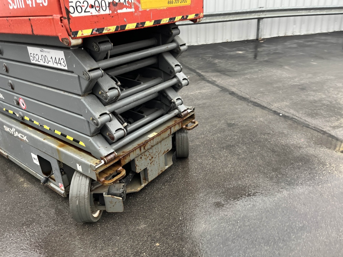 2017 Skyjack SJ4740-10