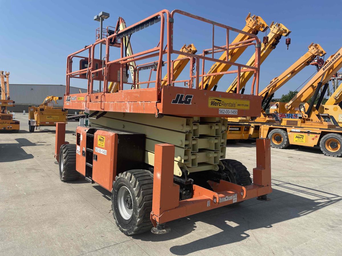 2017 JLG 430LRT-3