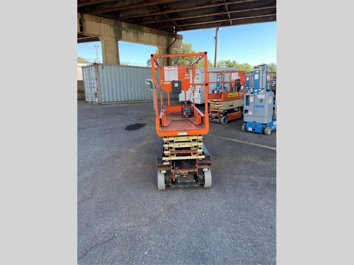 2018 JLG 1932R