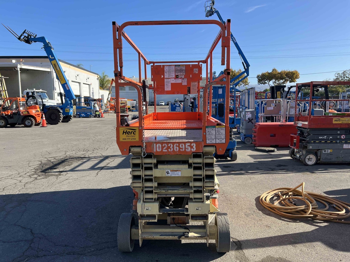 2018 JLG 3246ES-6