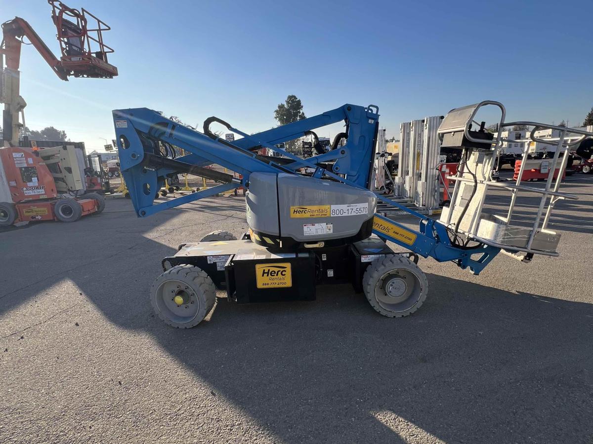2017 Genie Z-33/18