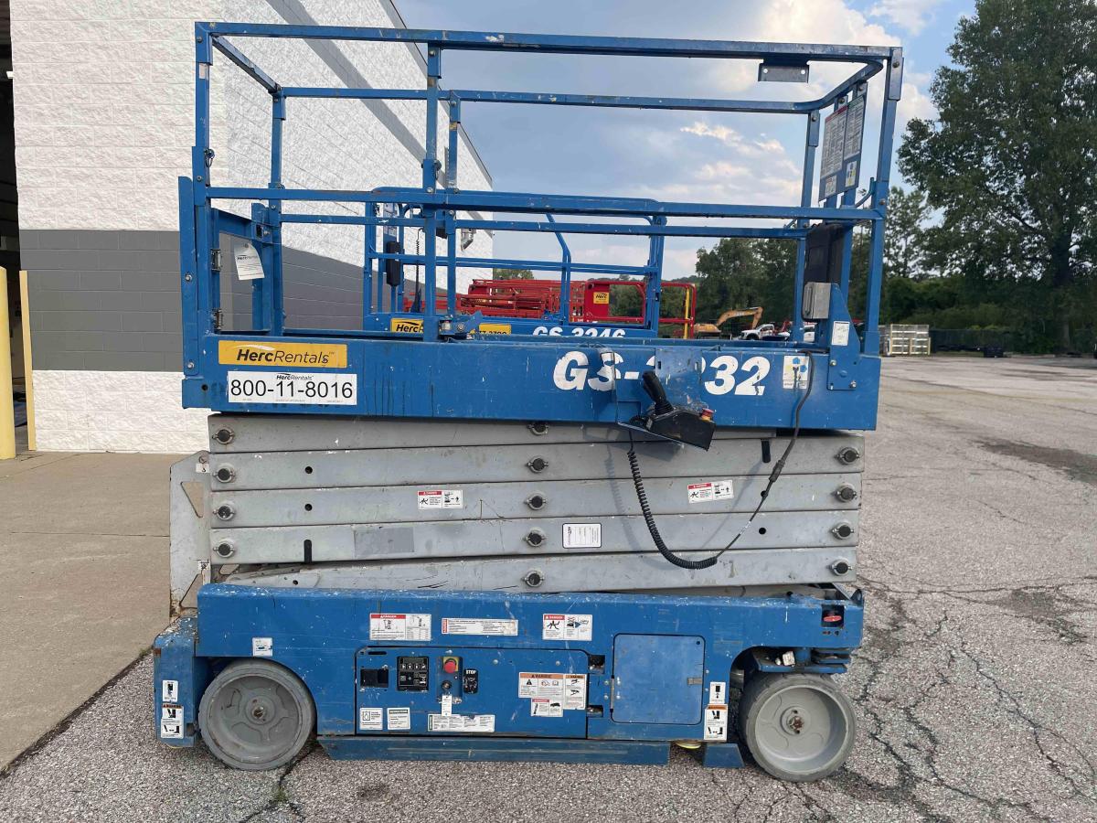2016 Genie GS-3232