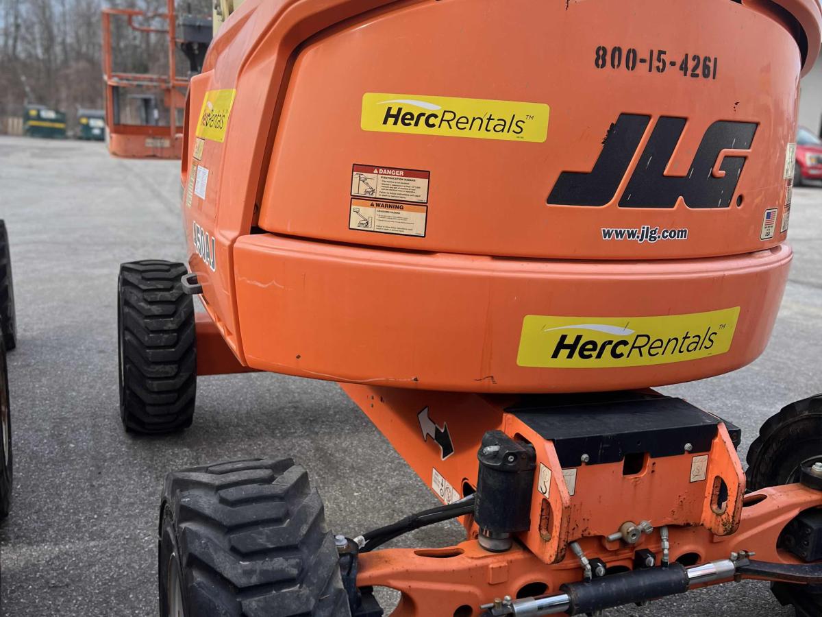 2017 JLG 450AJ