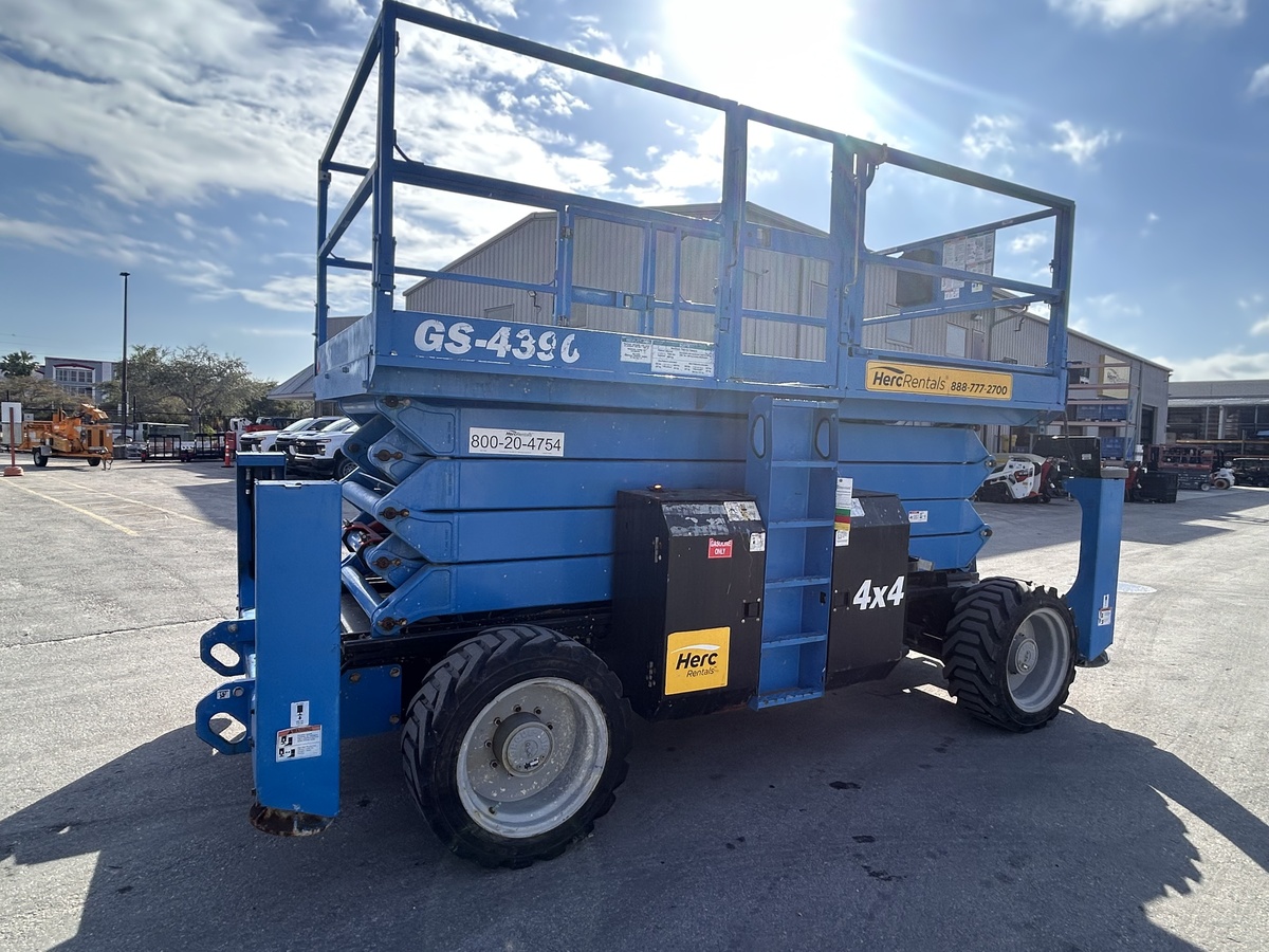 2018 Genie GS-4390 RT-2