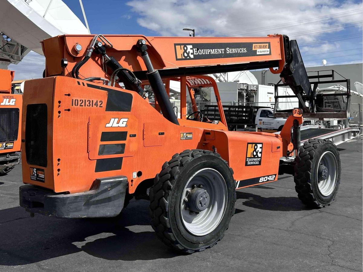 2017 SkyTrak 8042