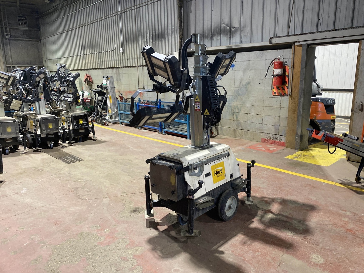 2018 Magnum PLT240-2