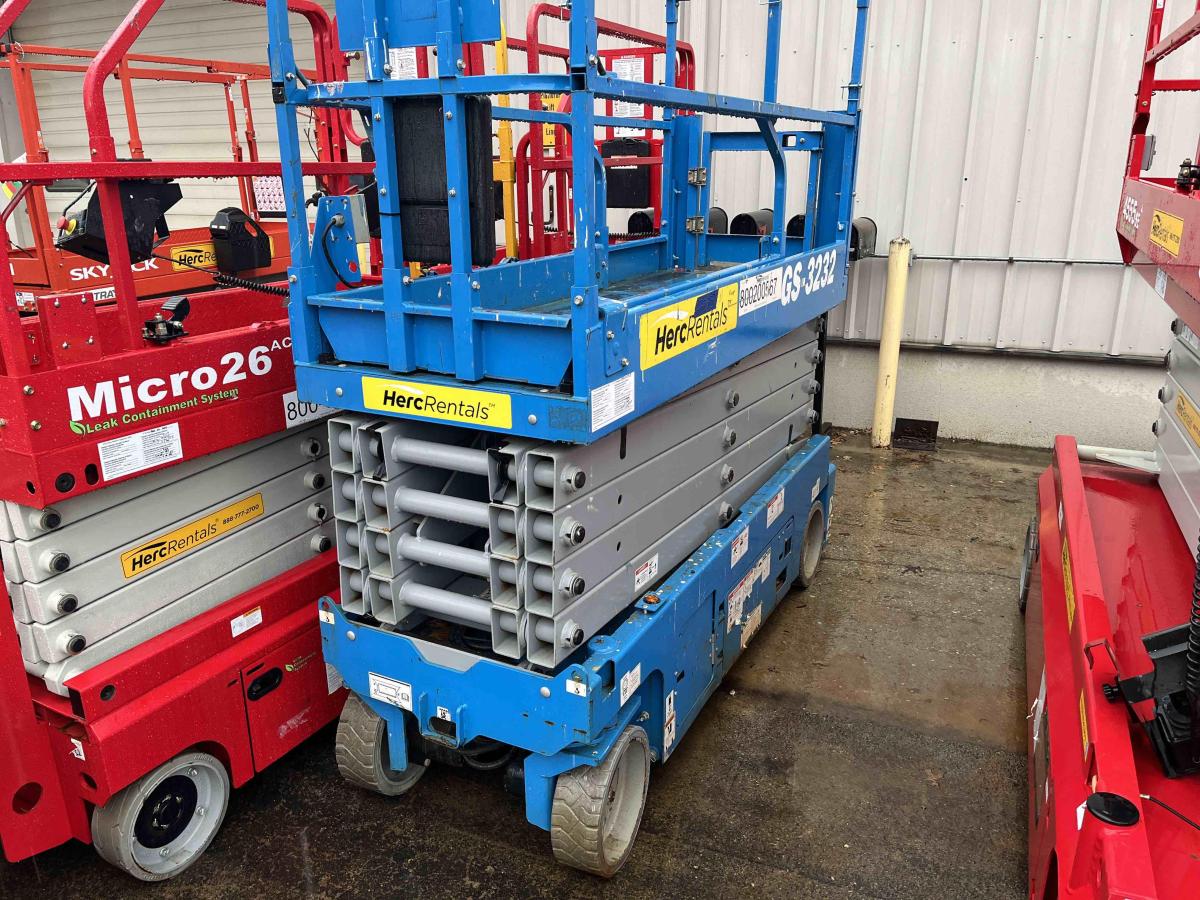 2018 Genie GS-3232
