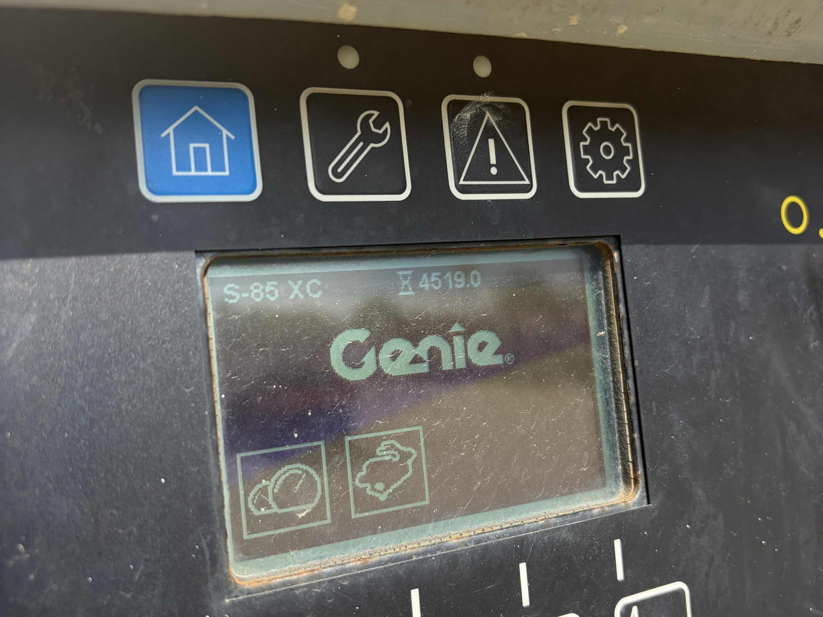 2018 Genie S-85-4