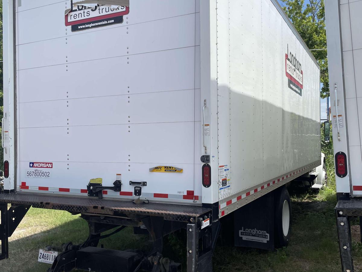 2021 Freightliner M2106