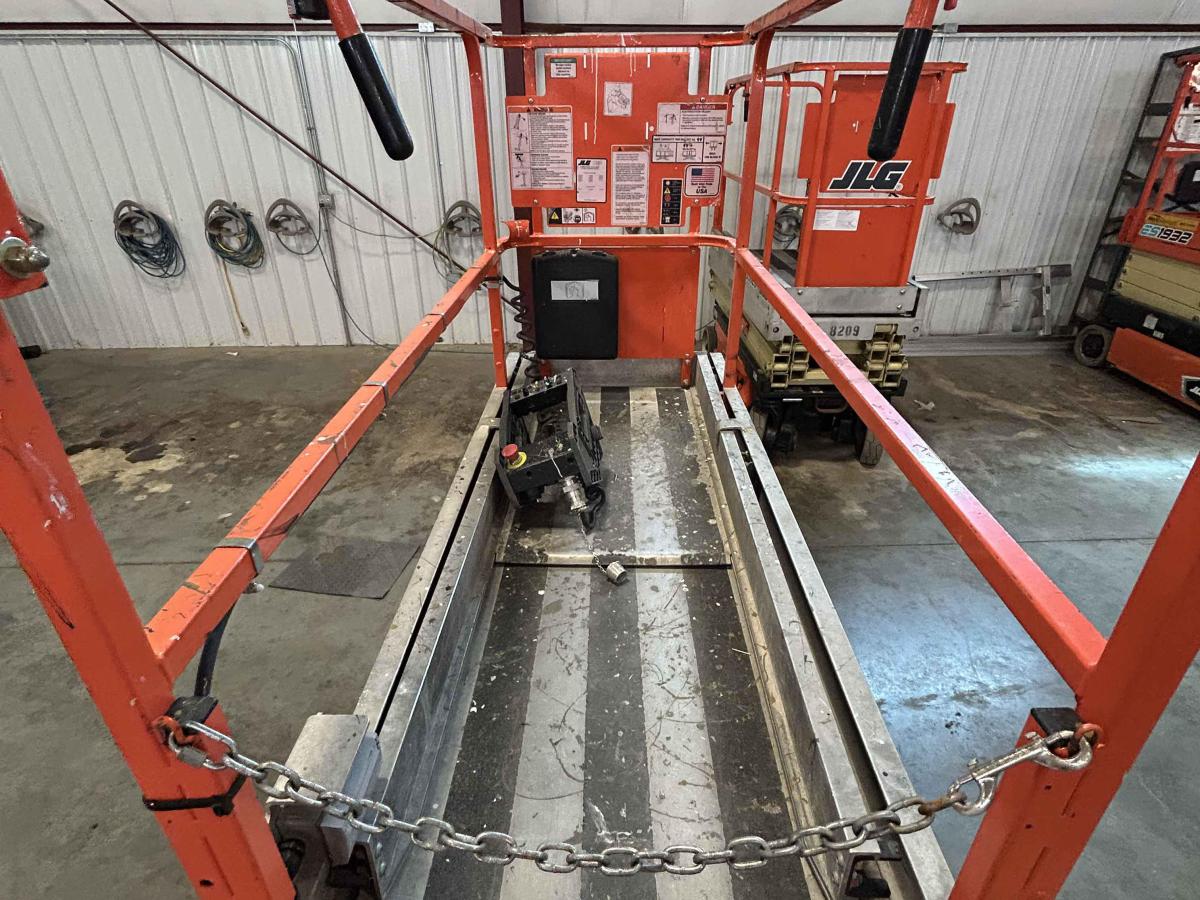 2012 JLG 1930ES