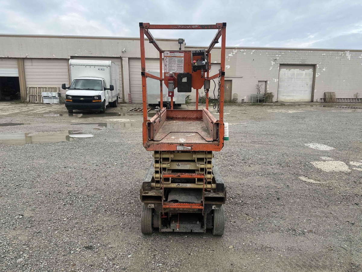 2017 JLG 1932R-4