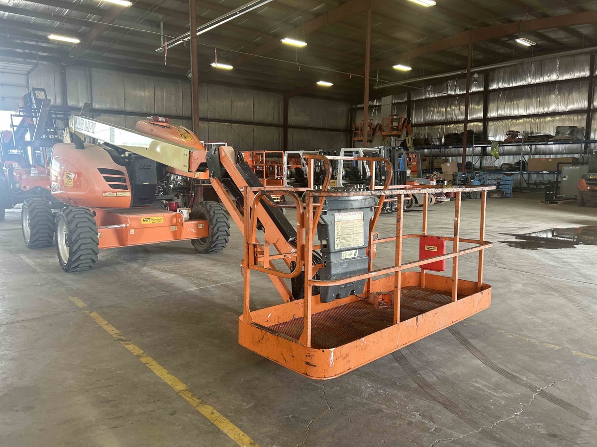 2016 JLG 600AJ-8