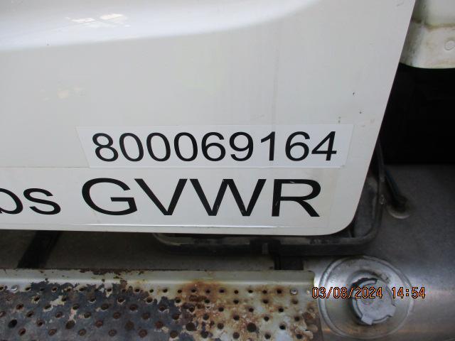 2016 Freightliner M2106