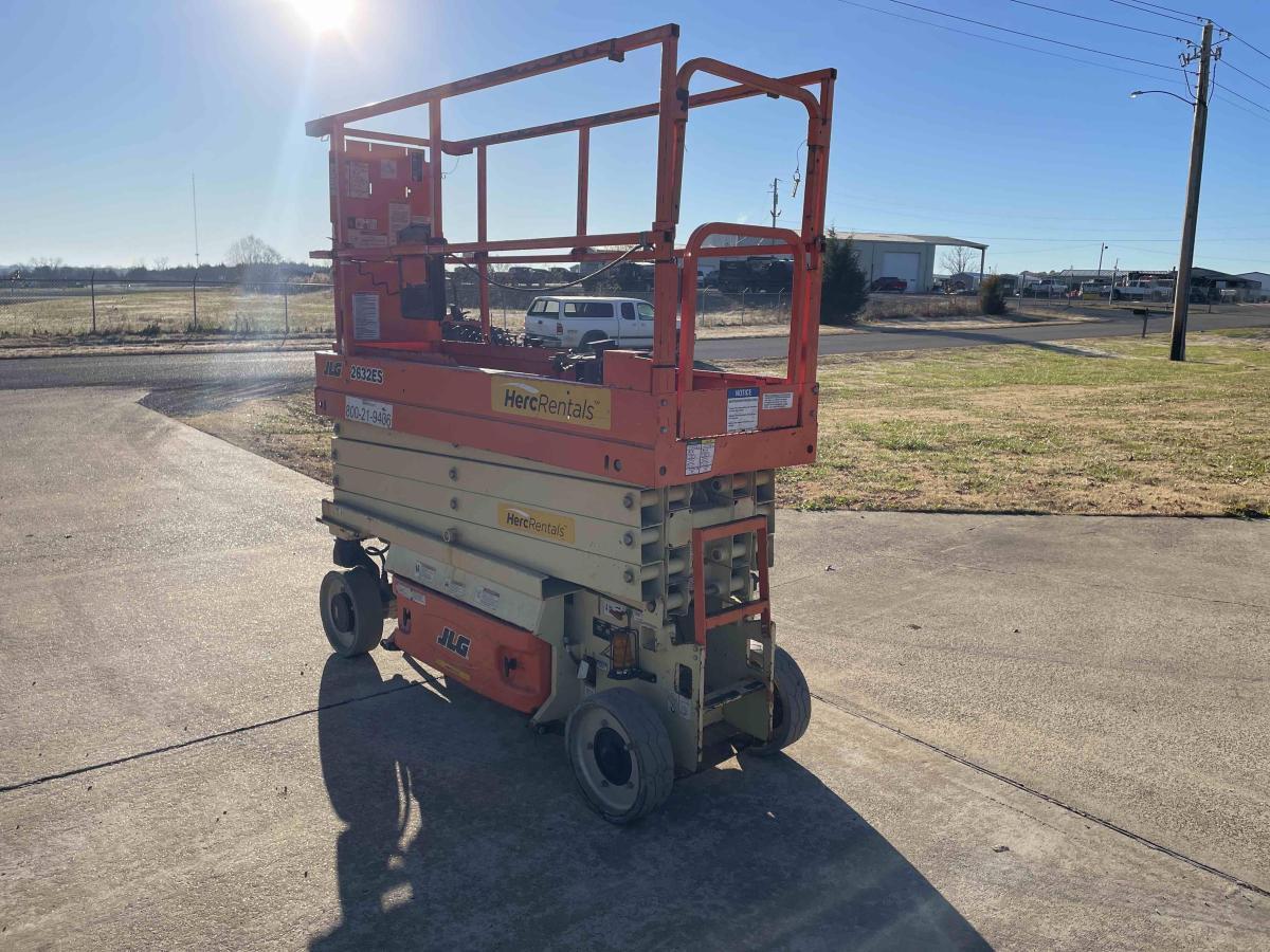 2018 JLG 2632ES-3