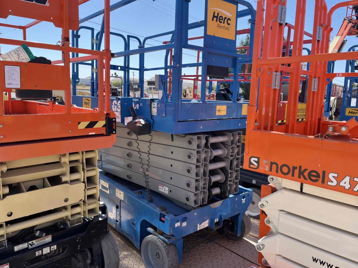 2017 Genie GS-4047