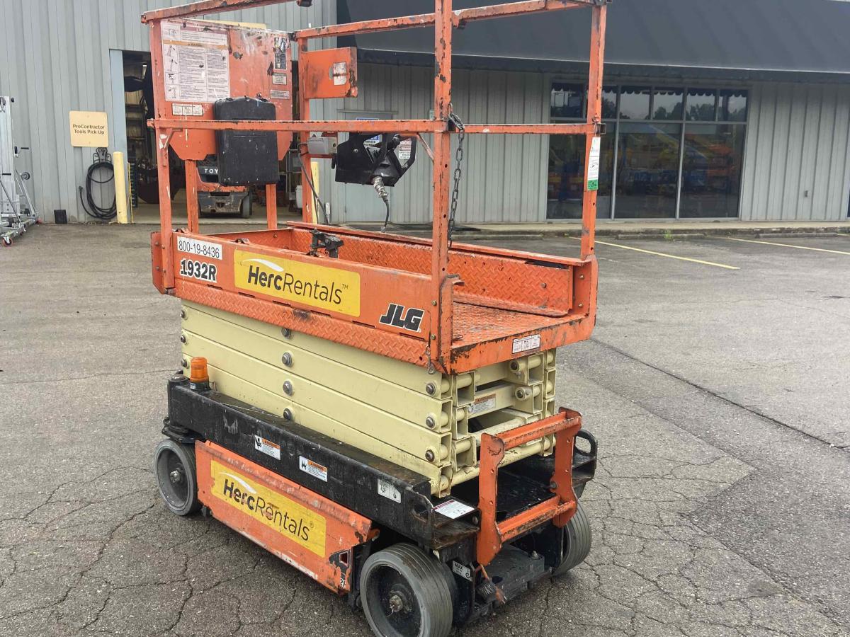 2018 JLG 1932R