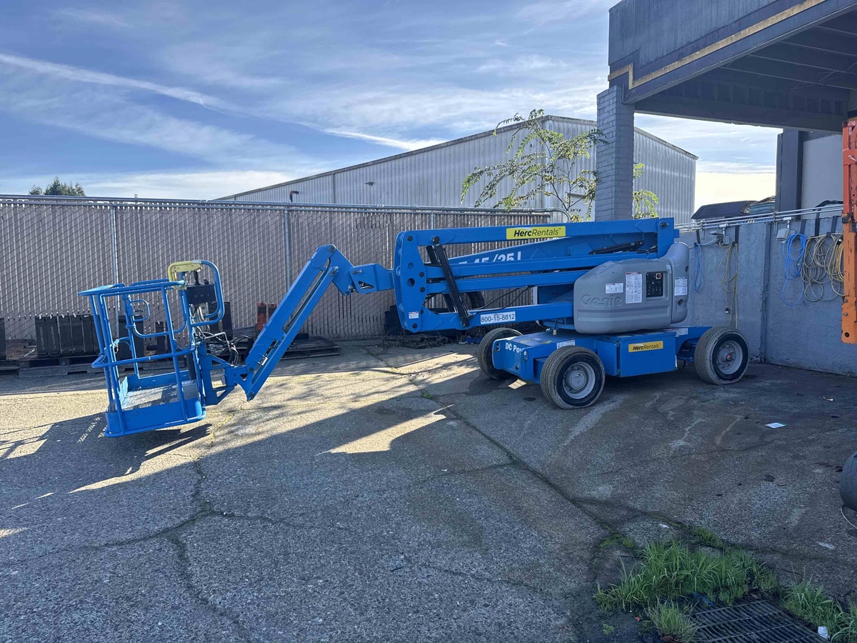 2017 Genie Z-45/25-2
