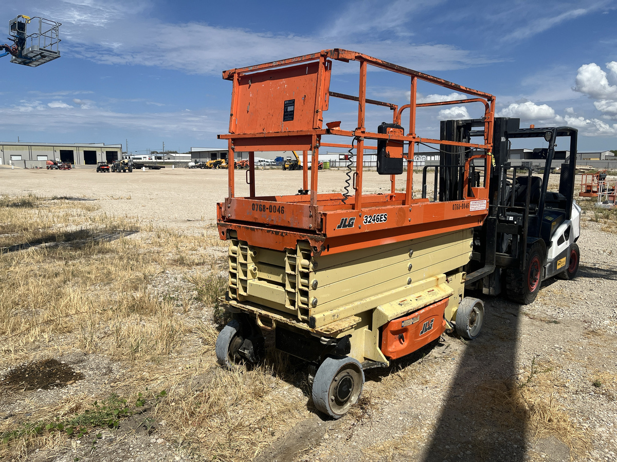 2018 JLG 3246ES-7