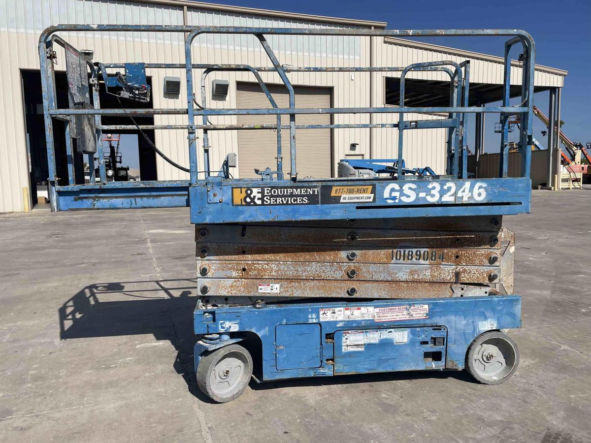 2016 Genie GS-3246