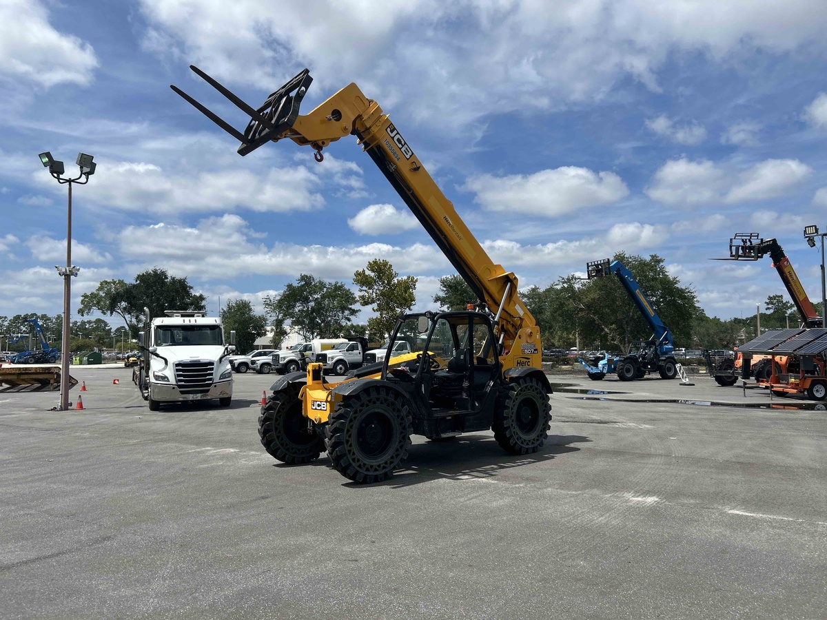 2022 JCB 507-42-1