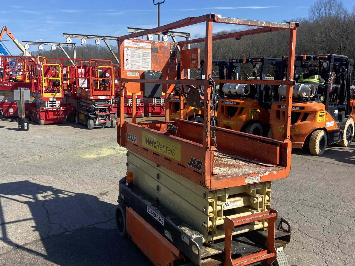 2018 JLG 1932R