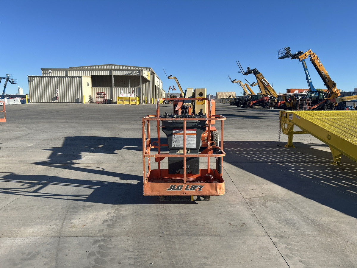 2016 JLG E400AJPN-5