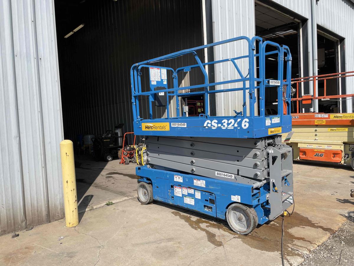 2017 Genie GS-3246