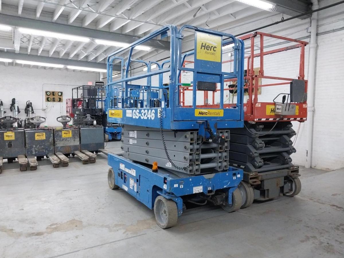 2018 Genie GS-3246