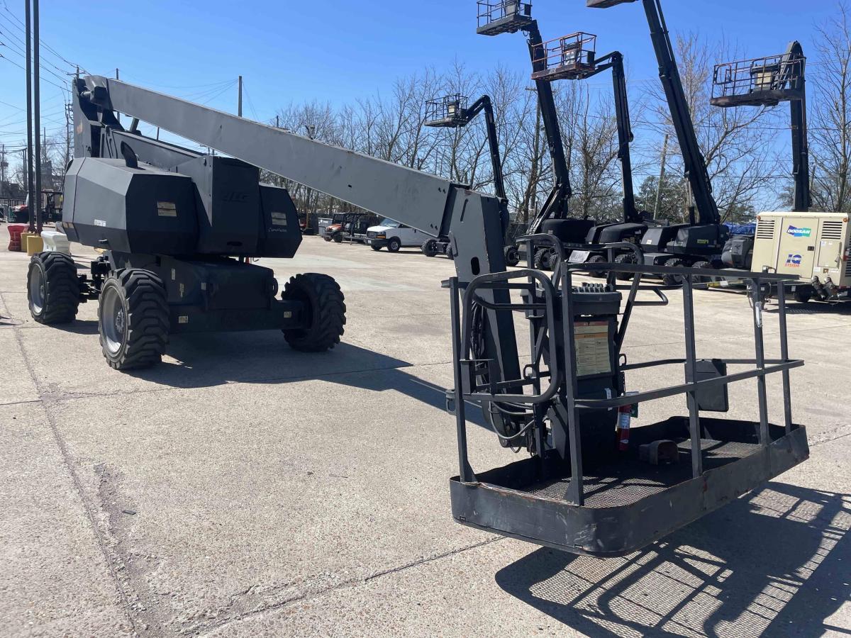 2015 JLG 800A