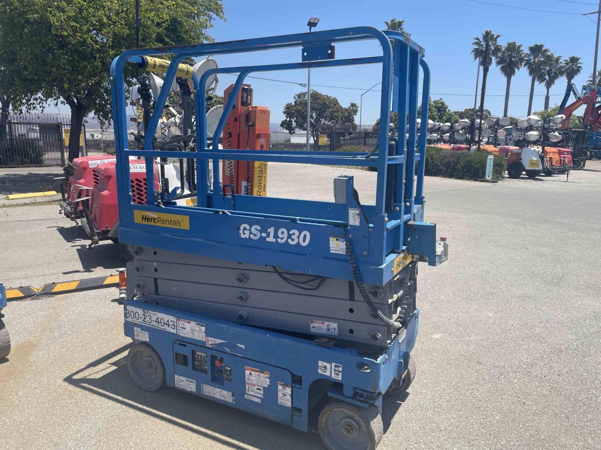 2018 Genie GS-1930