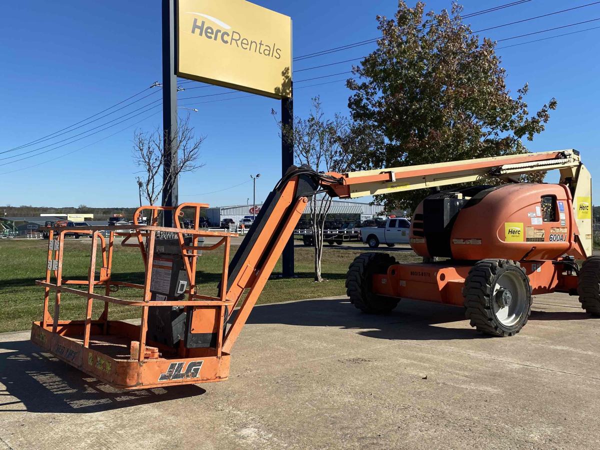 2017 JLG 600AJ