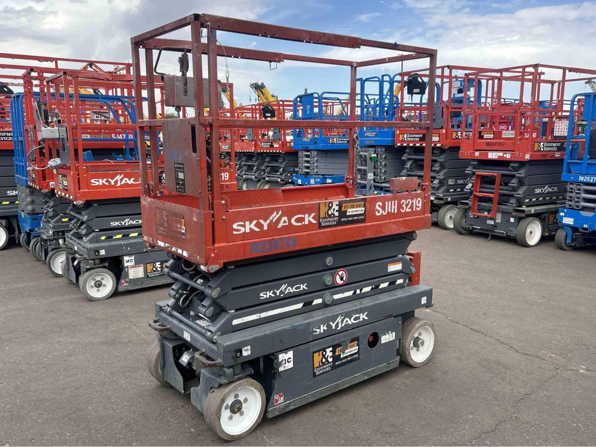 2017 Skyjack SJ3219