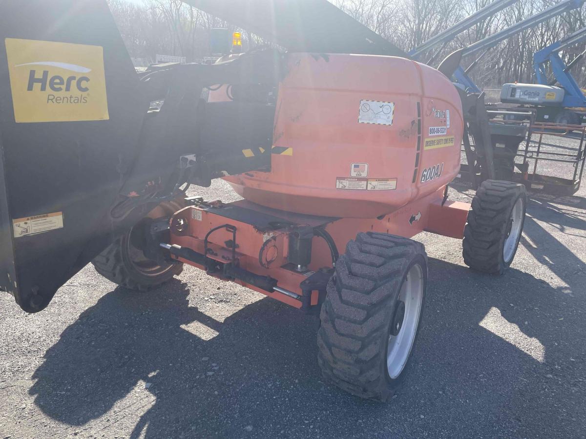 2015 JLG 600AJ