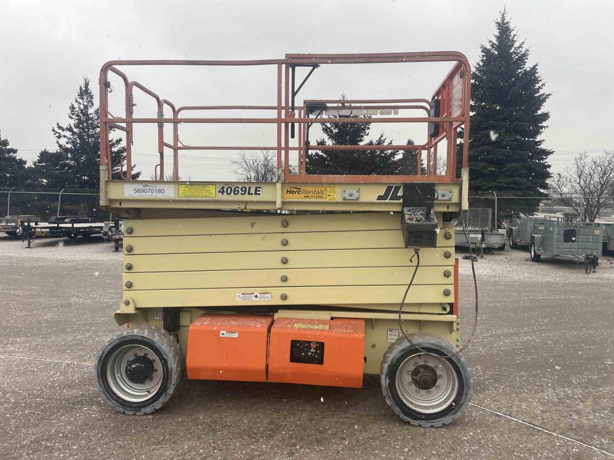 2015 JLG 4069LE