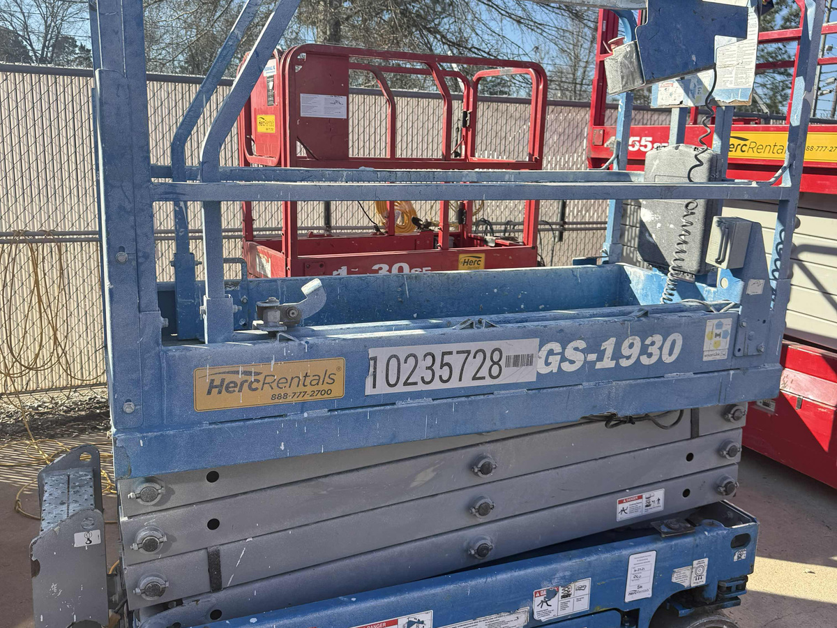 2018 Genie GS-1930