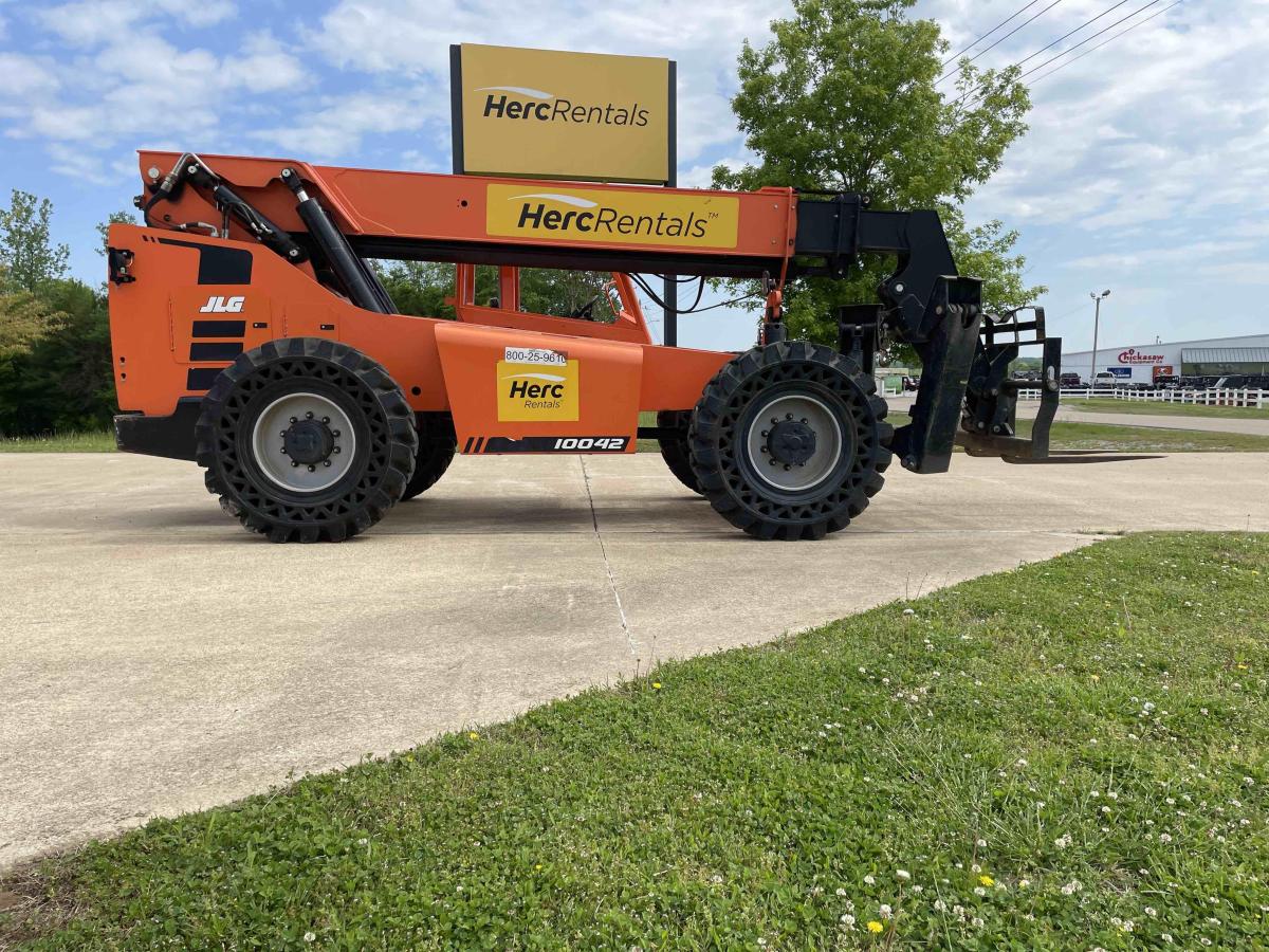 2019 SkyTrak 10042