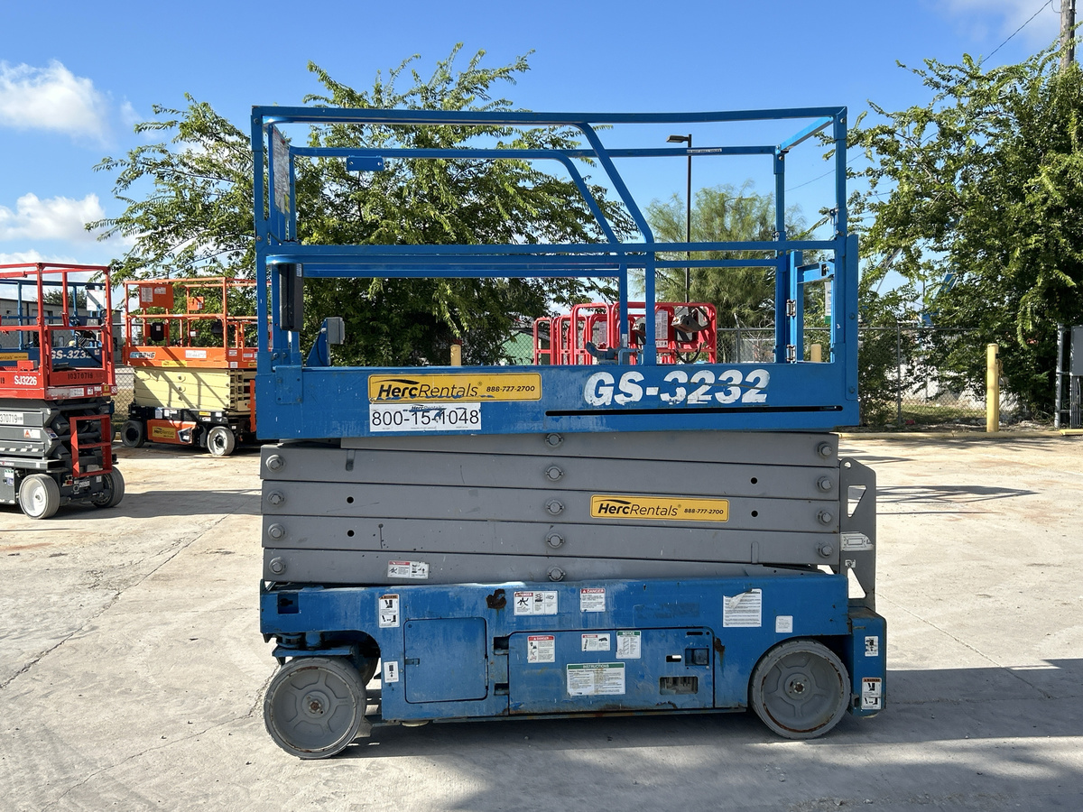 2017 Genie GS-3232-2