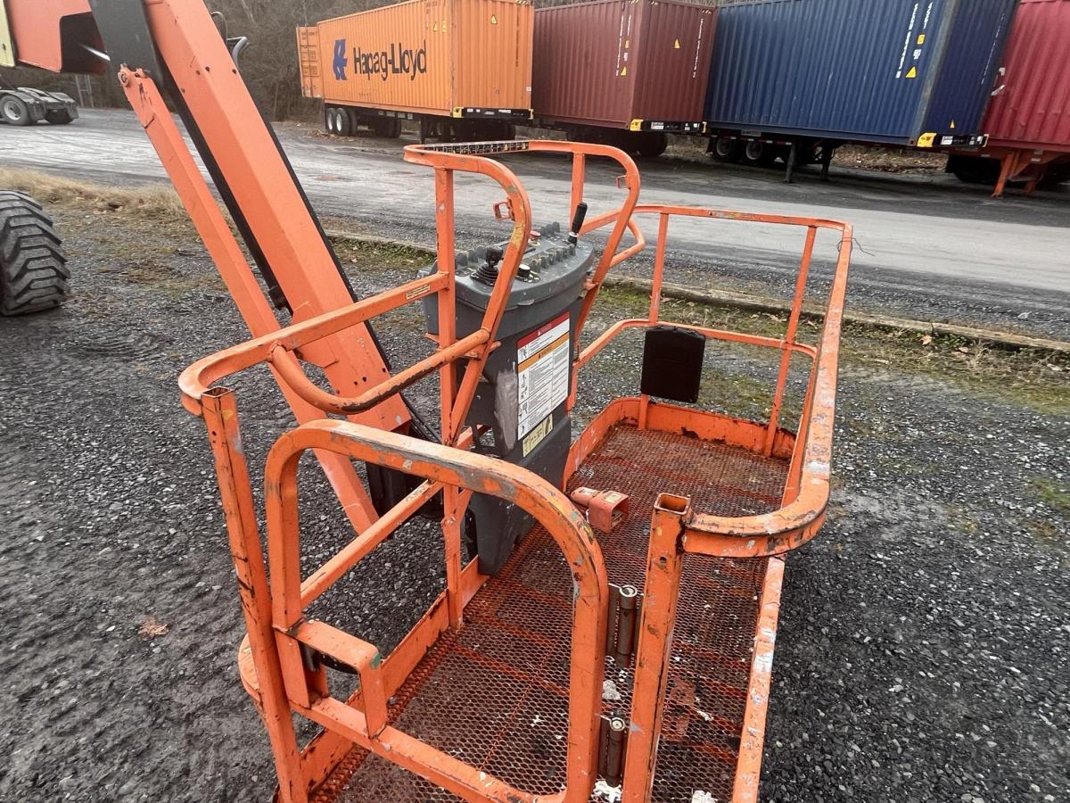 2007 JLG 800AJ
